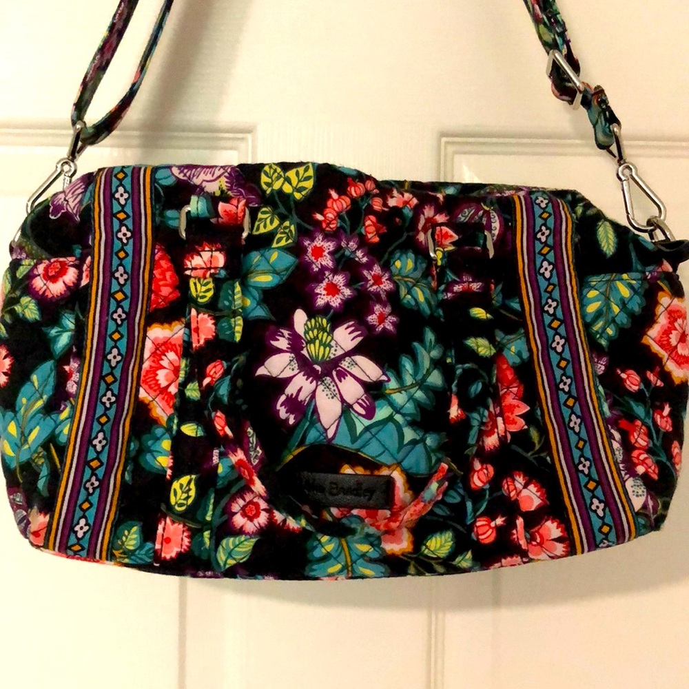 Vera Bradley iconic 100 handbag, EUC vines floral